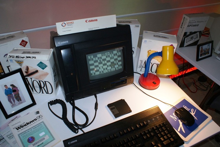 Canon Navigator - połączenie komputera, faksu i partnera do szachów.