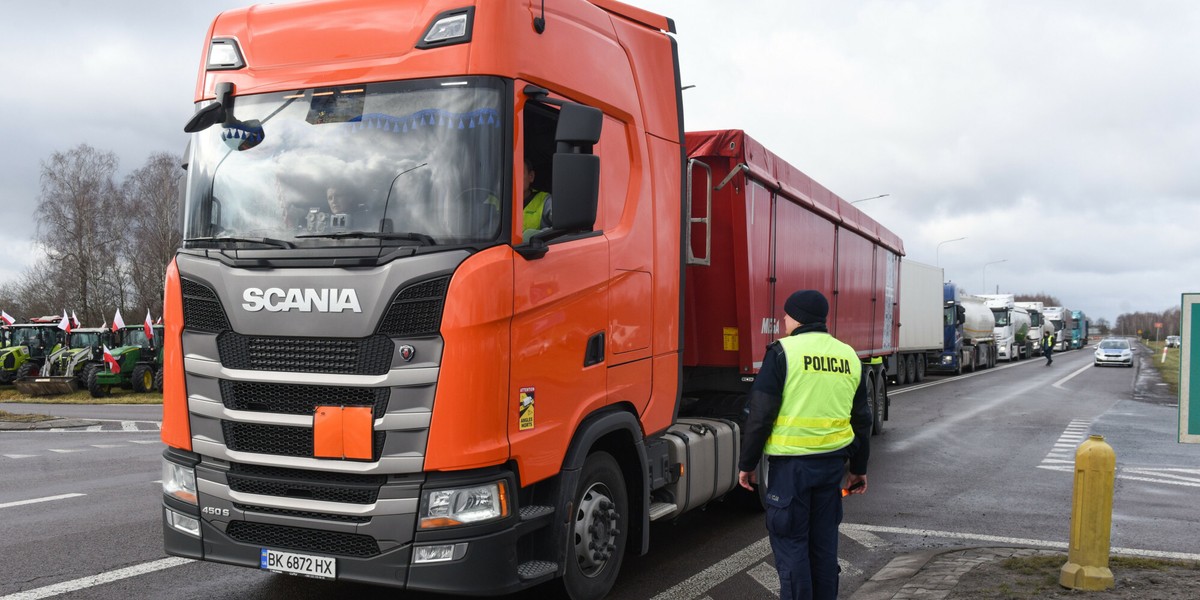 Polscy rolnicy protestują przeciw nielimitowanemu wwozowi ukraińskich produktów rolnych do Polski