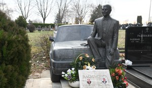 Spomenik oca Mirke Vasiljević