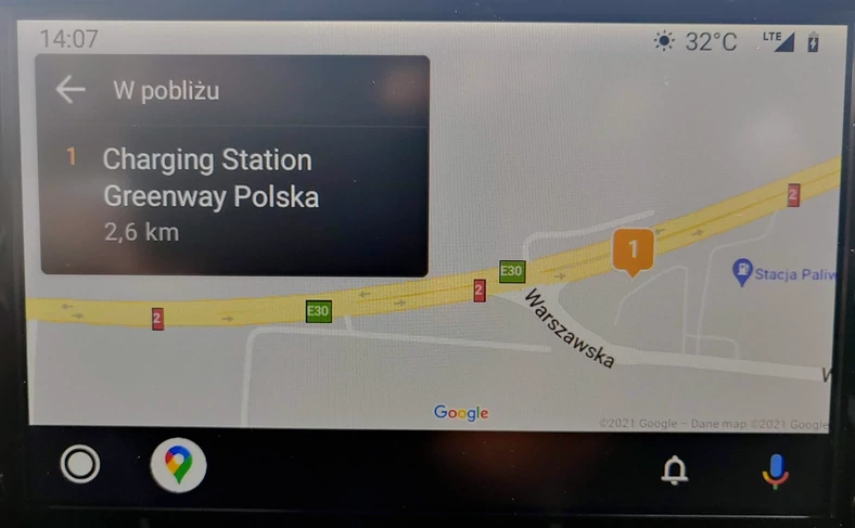 Mapa aplikacji PlugShare w Android Auto