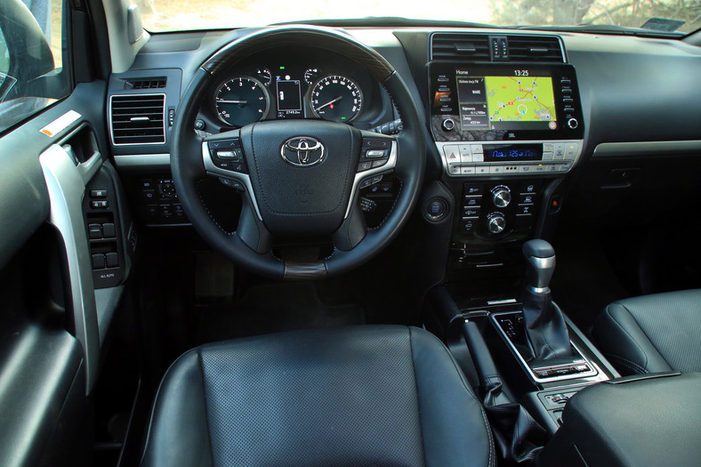 Toyota Land Cruiser 2.8 D-4D 204 KM 6 A/T 4×4