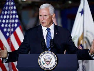 Wiceprezydent Mike Pence przyjedzie do Polski zamiast Donalda Trumpa. Kim jest polityk?