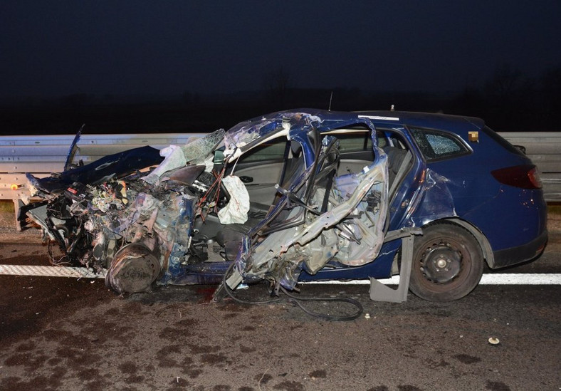 Pijany jechał pod prąd autostradą A4. Skończyło się poważnym wypadkiem