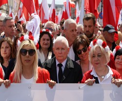 Kaczyński na marszu Nawrockiego: Nie chce stawiania świata na głowie