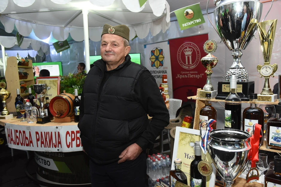 Jedan od poljoprivrednika koji izlaže na karavanu