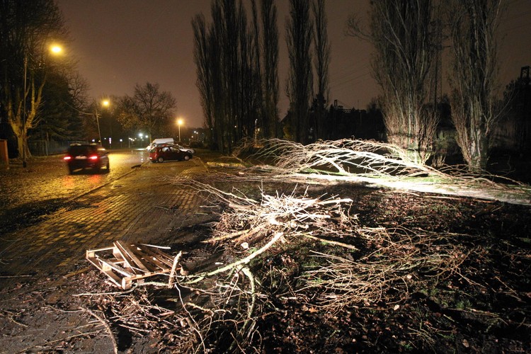 Huragan Ksawery przechodzi nad Polską