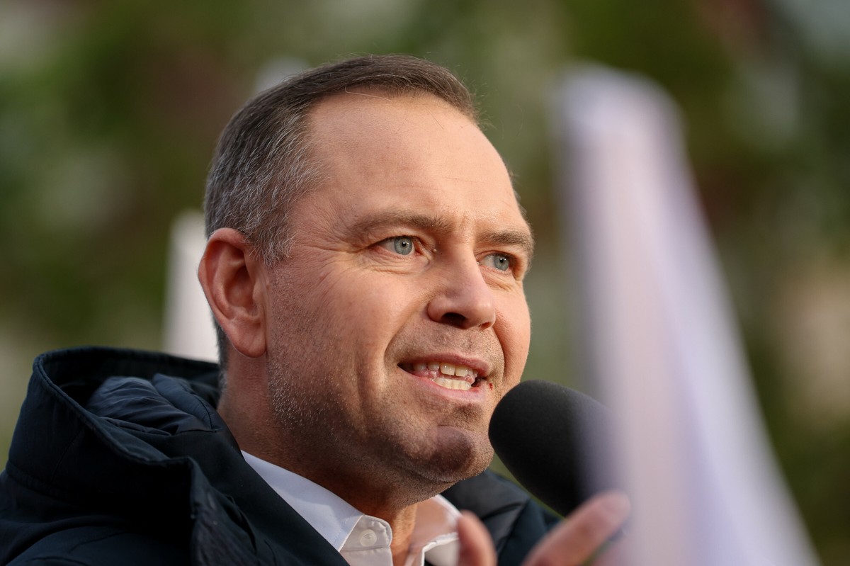 Problemy Nawrockiego wzmacniają Trzaskowskiego? Jest najnowszy sondaż prezydencki