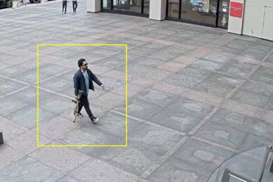 V jednom z mrakodrapov na Manhattane došlo v masovej streľbe. 