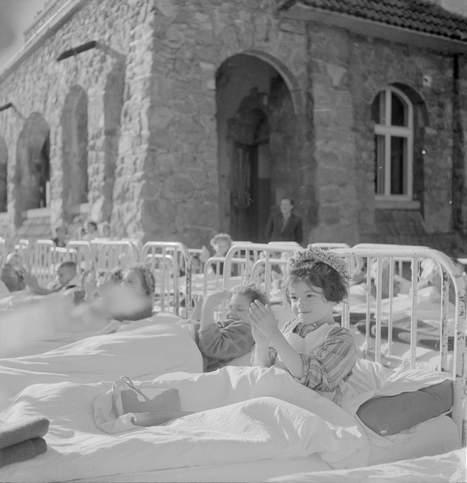  Dzień dziecka w KBK (Państwowe Sanatorium Dziecięce Gruźlicy Kostno-Stawowej im. J. Zeylanda) w Zakopanem. Rok 1959