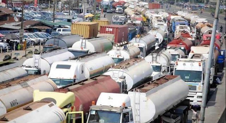 Traffic gridlock in Apapa on a normal day  [Premiumtimesng]