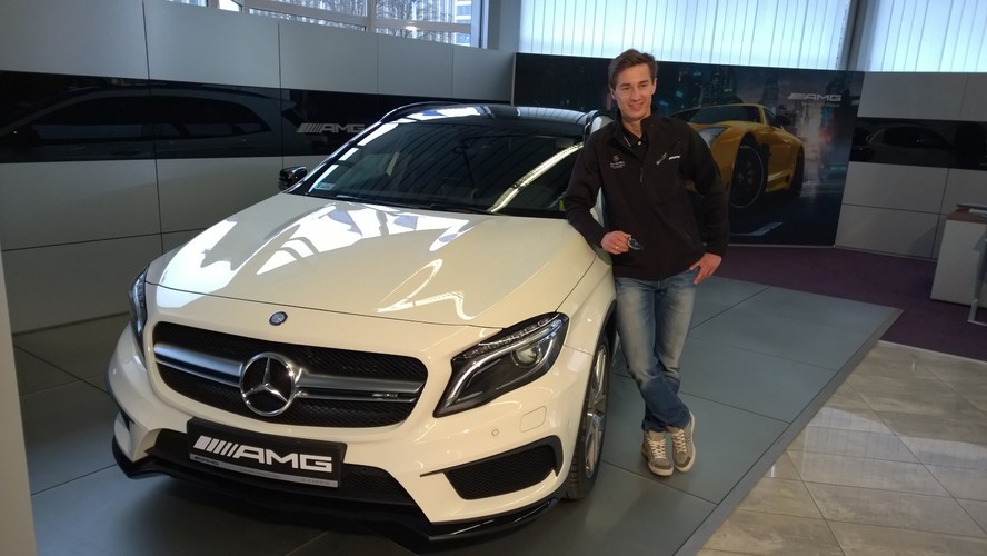 Kamil Stoch i mercedes GLA 45 AMG