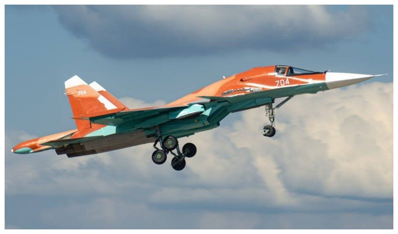 A Su-34M bomber flying in desert camouflage. Photo credits: Arab-Military