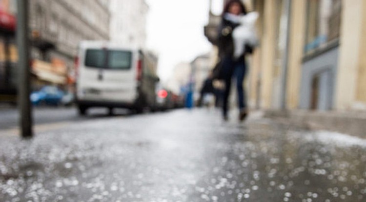 Kiadták a figyelmeztetést: ónos eső tarolja le a fél országot