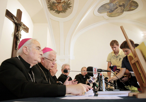 "W ocenie problemu pedofilii także duchowni popełniają błędy". Głos Kościoła?