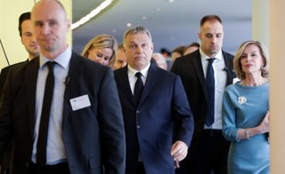 Jaki los czeka węgierski Fidesz? Łagodna kara dla Viktora Orbána