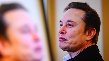elon musk daje prezent ludziom w wenezueli. tak ucieszył się z upadku