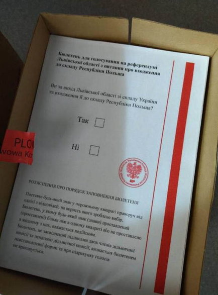 Kartka do głosowania, której zdjęcie znalazło się na portalu wspomnianej stacji, sporządzona jest w języku ukraińskim, ale z pieczątką polską z orłem w koronie.
