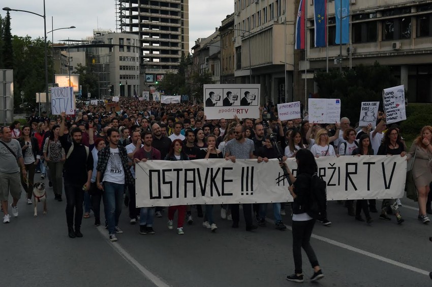 Jedan od protesta koji je organizovao Pokreta "Podrži RTV"
