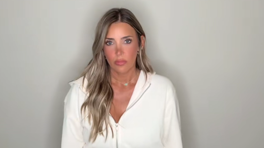  Influencerka Sara Gilson verejne označila manžela za pedofila na TikToku.