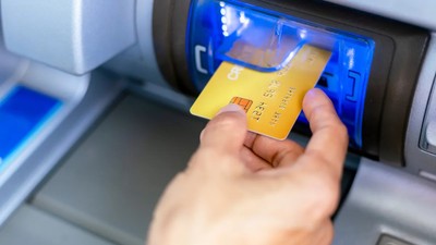 Rewolucyjne zmiany w bankomatach. Koniec z kartami. Co z wypłacaniem gotówki?