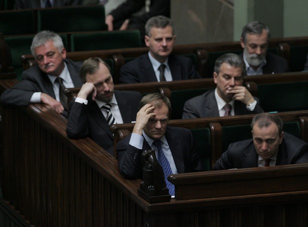 PiS o drożyźnie, a PO o dotacjach dla partii