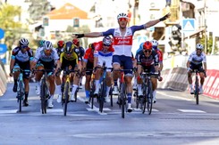 Słynny klasyk za nami. Michał Kwiatkowski siedemnasty po 300 km pedałowania