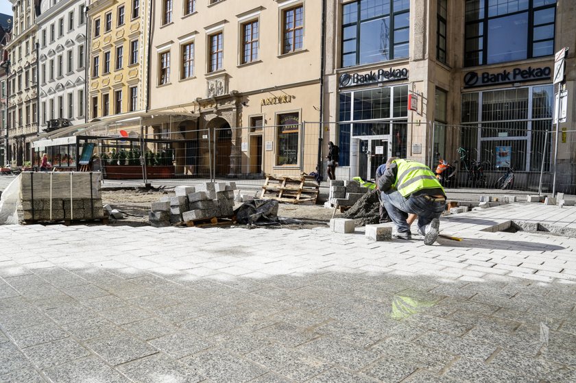 Budowa szpilkostrady na wrocławskim Rynku