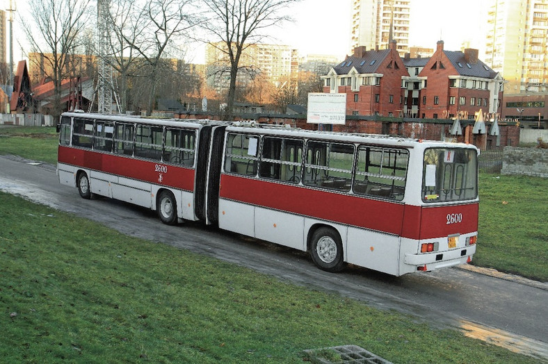 Ikarus 280 26