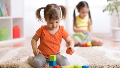 Rodzinny kapitał opiekuńczy 2023. Dla kogo świadczenie i ile można dostać?