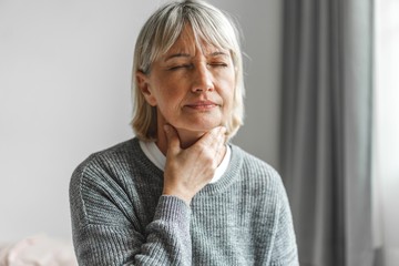 nyelőcső-candidiasis, nyelőcső Candida, Candida, oka, tünete, kezelése, szájpenész, plakk, fájdalmas nyelés, torokfájás