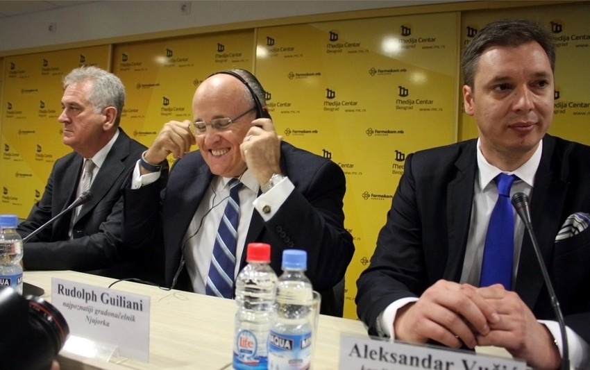 Nikolić, Đulijani i Vučić