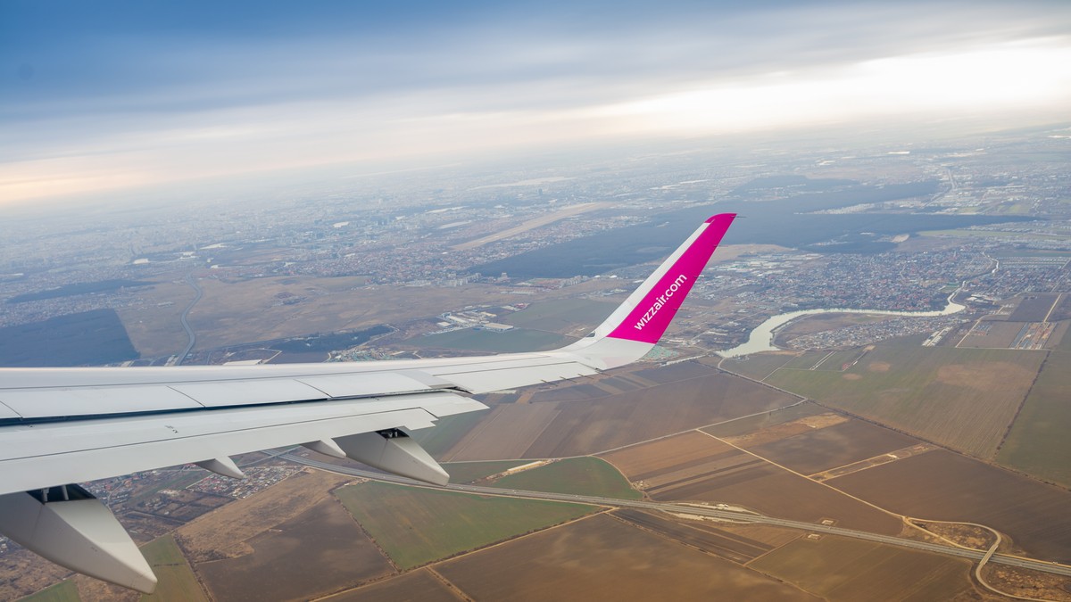 Vészhelyzet a fedélzeten: a Wizz Air egyik járatán szülte meg a kisbabáját egy nő – fotó