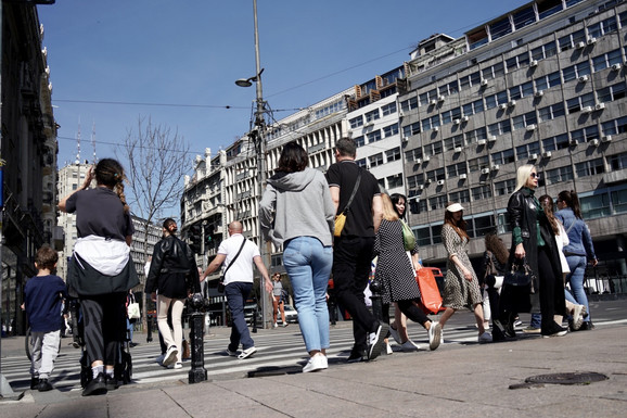 DANAS SUNČANO I TOPLO Temperatura će ići do 27 stepeni, a evo kada nas očekuje PLJUSAK sa grmljavinom