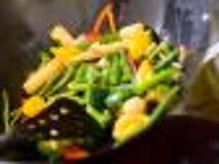 Sieci z jedzeniem na wynos z woka rozwijają się błyskawicznie