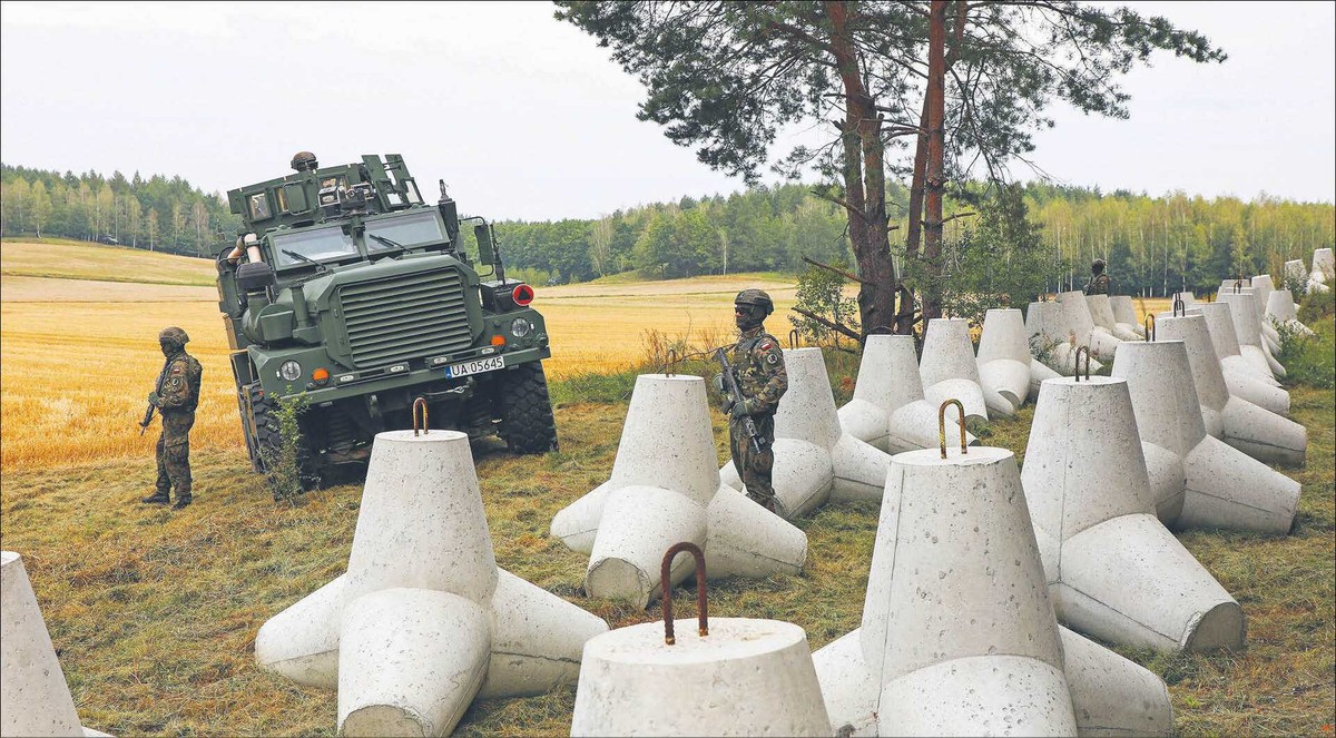 Polscy żołnierze na białoruskiej granicy pod Krynkami