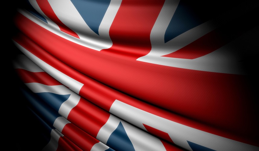 <b>Wielka Brytania</b>
<br>
<br>
Zasiłek Child Benefit przysługuje każdemu rodzicowi, którego dziecko nie przekroczyło 16 roku życia (jest możliwe jego przedłużenie do 19 roku życia, jeśli dziecko uczy się w trybie full time).
<br>
<br>
Zasiłek na dziecko na Wyspach wynosi 20,3 funta (około 24,36 euro) tygodniowo w przypadku pierwszego dziecka, a 13,4 funta (około 16 euro) w przypadku każdego kolejnego.