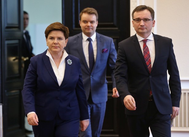 Wspólna konferencja Szydło i Ziobry. "Wprowadzimy tzw. konfiskatę rozszerzoną"