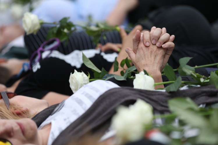 Uczestnicy protestu przed Sejmem