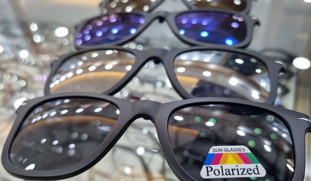 Polarizovana stakla rade uklanjanju odsjaj sa puta i vode