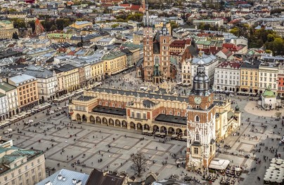 City Helpers patrolują Kraków przez całe lato. Pomagają turystom i pilnują porządku