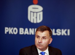 PKO ma nową kropkę w logo. Za miliony złotych