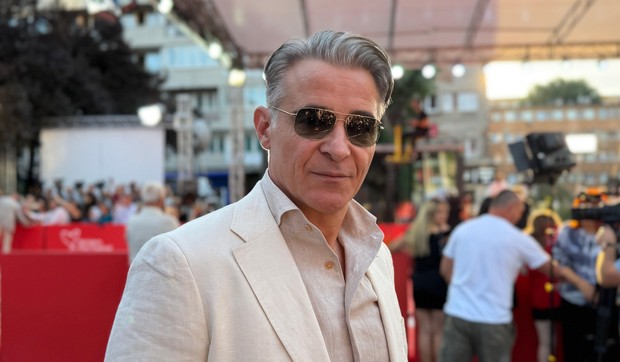 Goran Višnjić na crvenom tepihu Sarajevo film festivala | Foto: BBC/Slađan Tomić
