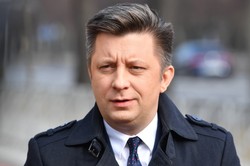 Transport zboża z Ukrainy przez Polskę. Dworczyk pytany o słowa Tuska mówi o "pożytecznych idiotach"