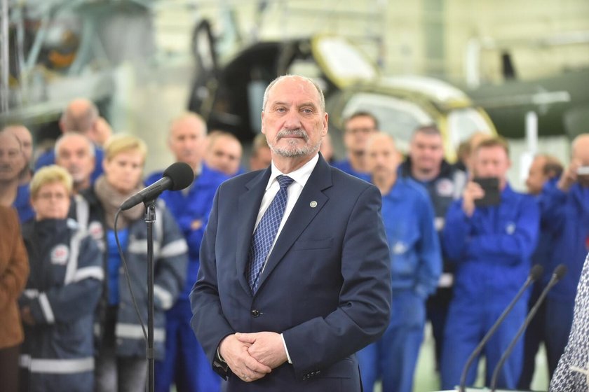 Macierewicz buduje śmigłowiec z Ukraińcami