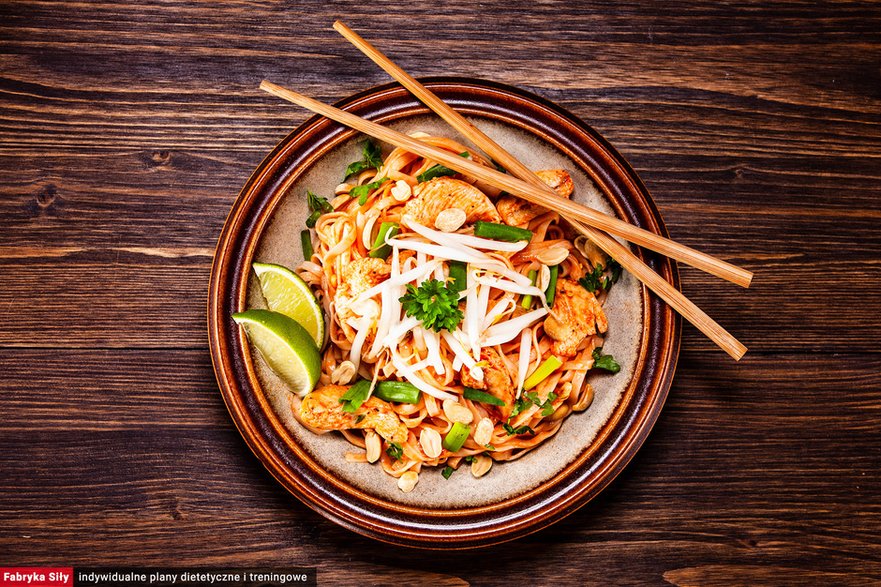 Pad thai z kurczakiem