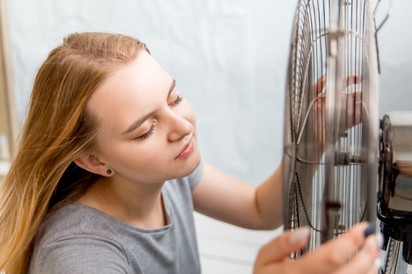 Ne szenvedjen a hőségben! Így hűtheti le a lakást légkondi nélkül, egyszerűen
