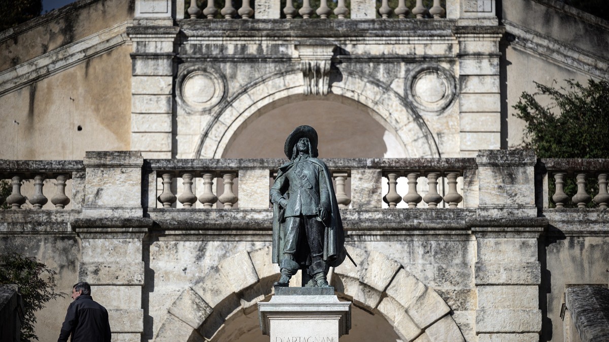 Spomenik d'Artanjanu u Francuskoj