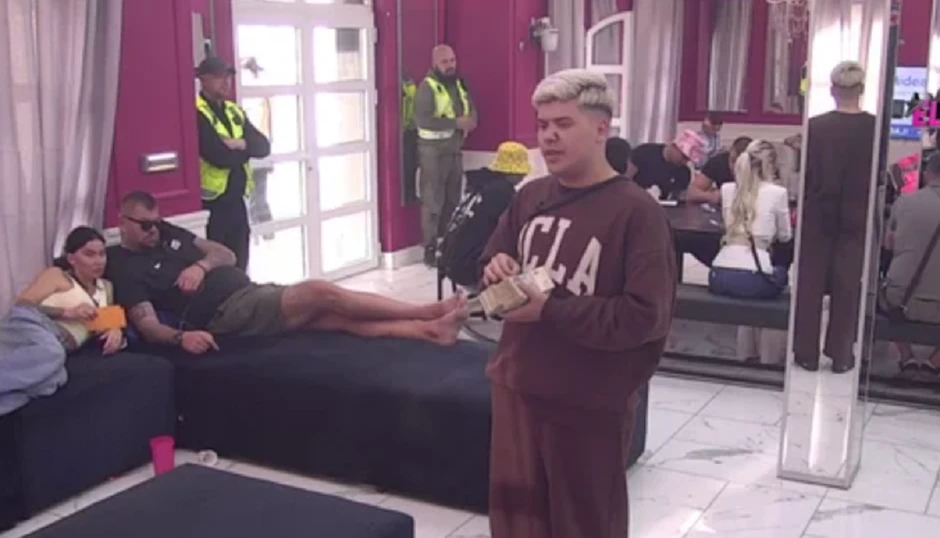 Uroš Stanić u suzama u Eliti 9: Nakon drame sa Stanijom, opleo po Aniti