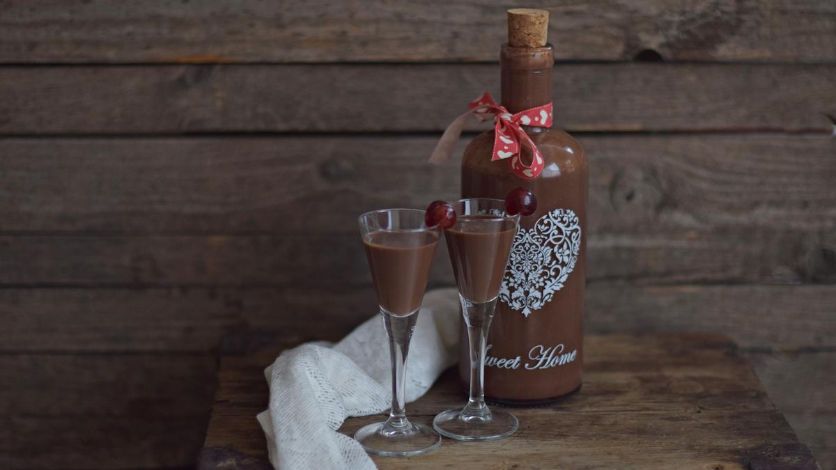 Rupáner-konyha: Meggyes csokoládélikőr recept egyszerűen