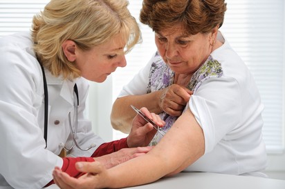 Lyme-kór: fejfájás, gyengeség is utalhat rá